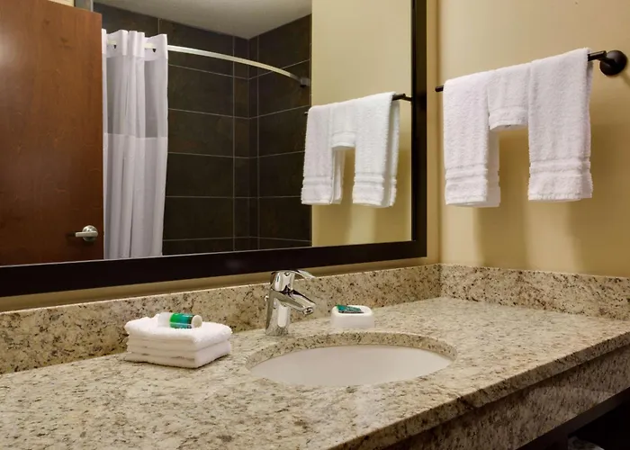 Drury Plaza Downtown Hotel